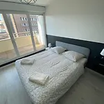 Splendide 70m2 Balcon + Parking 아파트